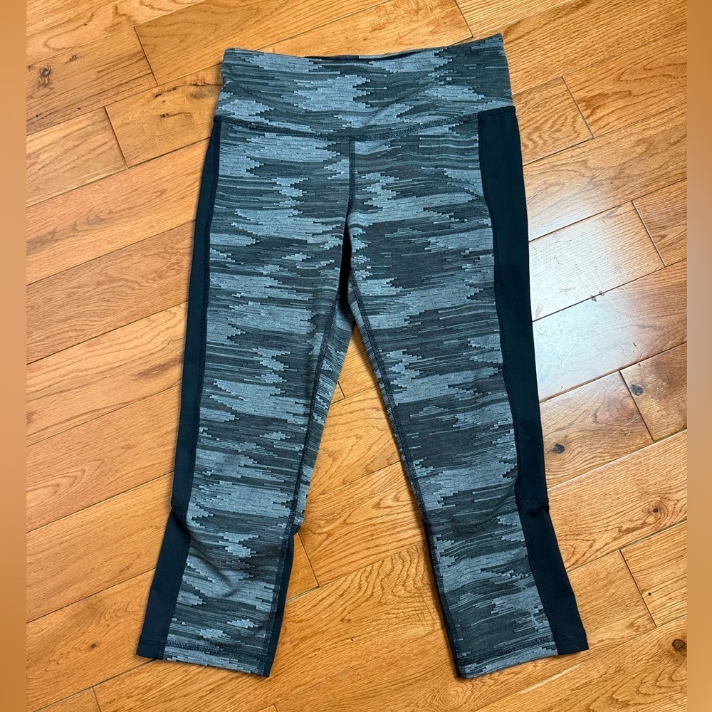 🖤 Brooks Spark Capri Leggings